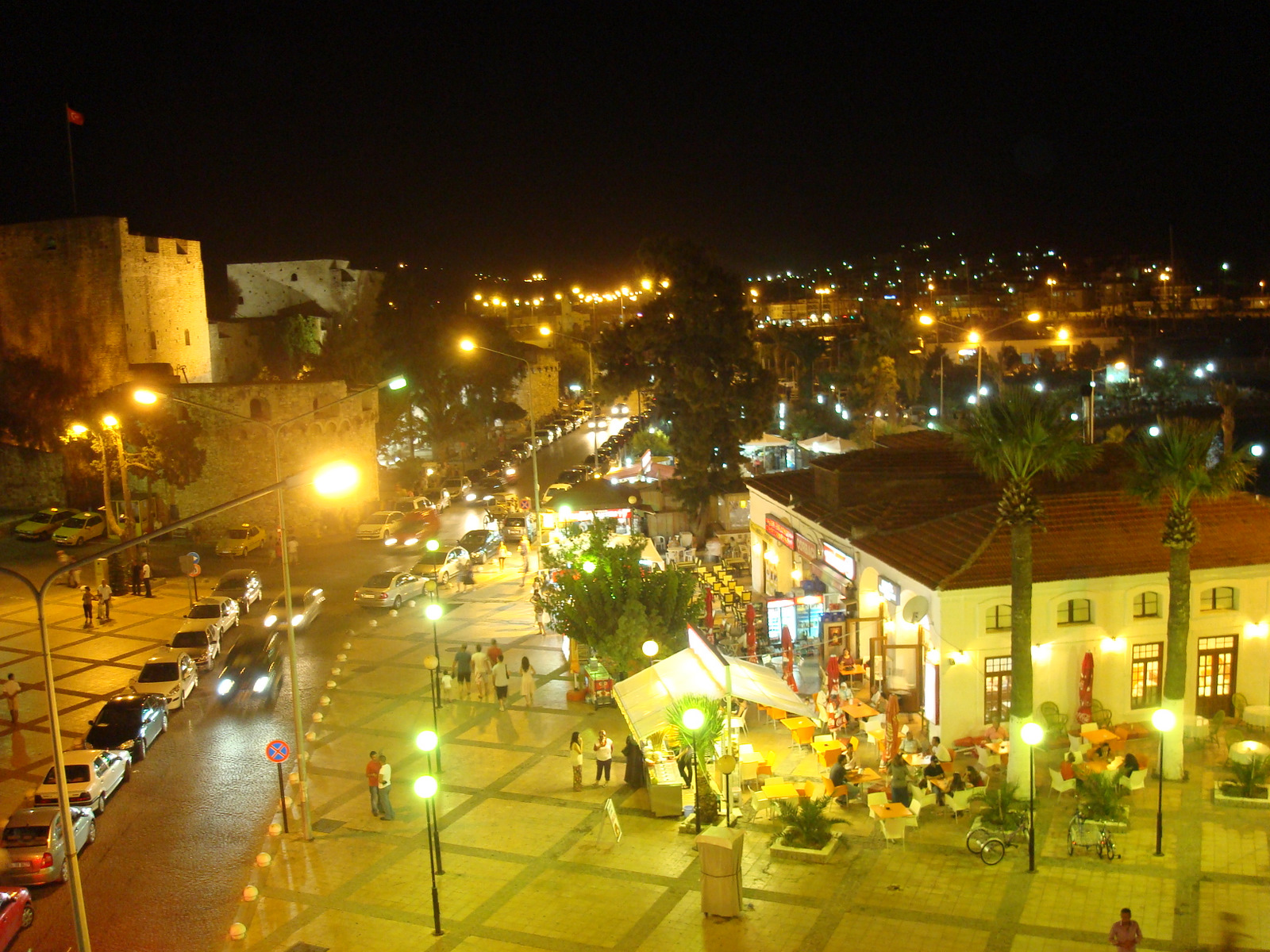 Çeşme Kalesi + eski şehir