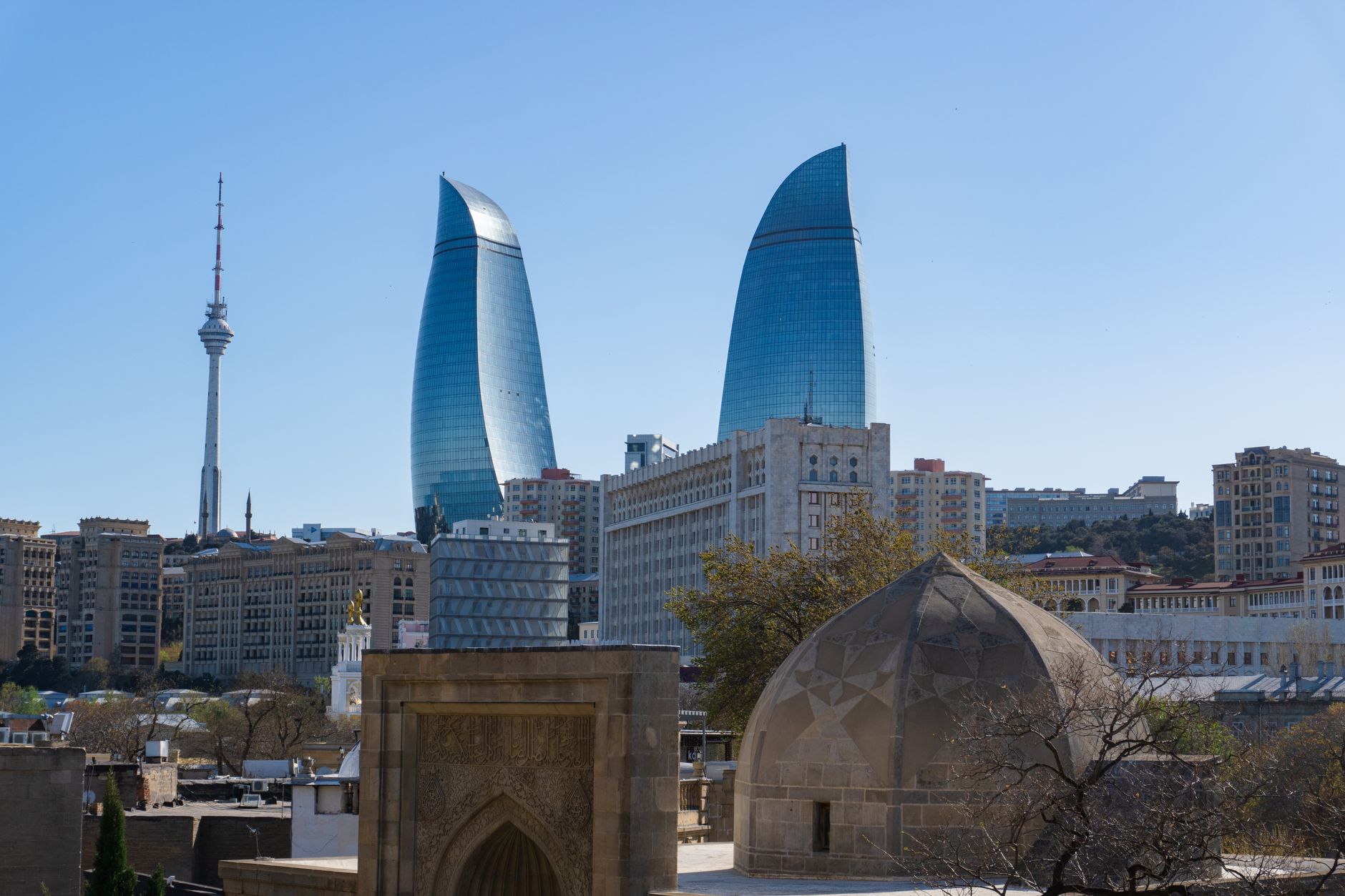 İçərişəhər (eski şehir)