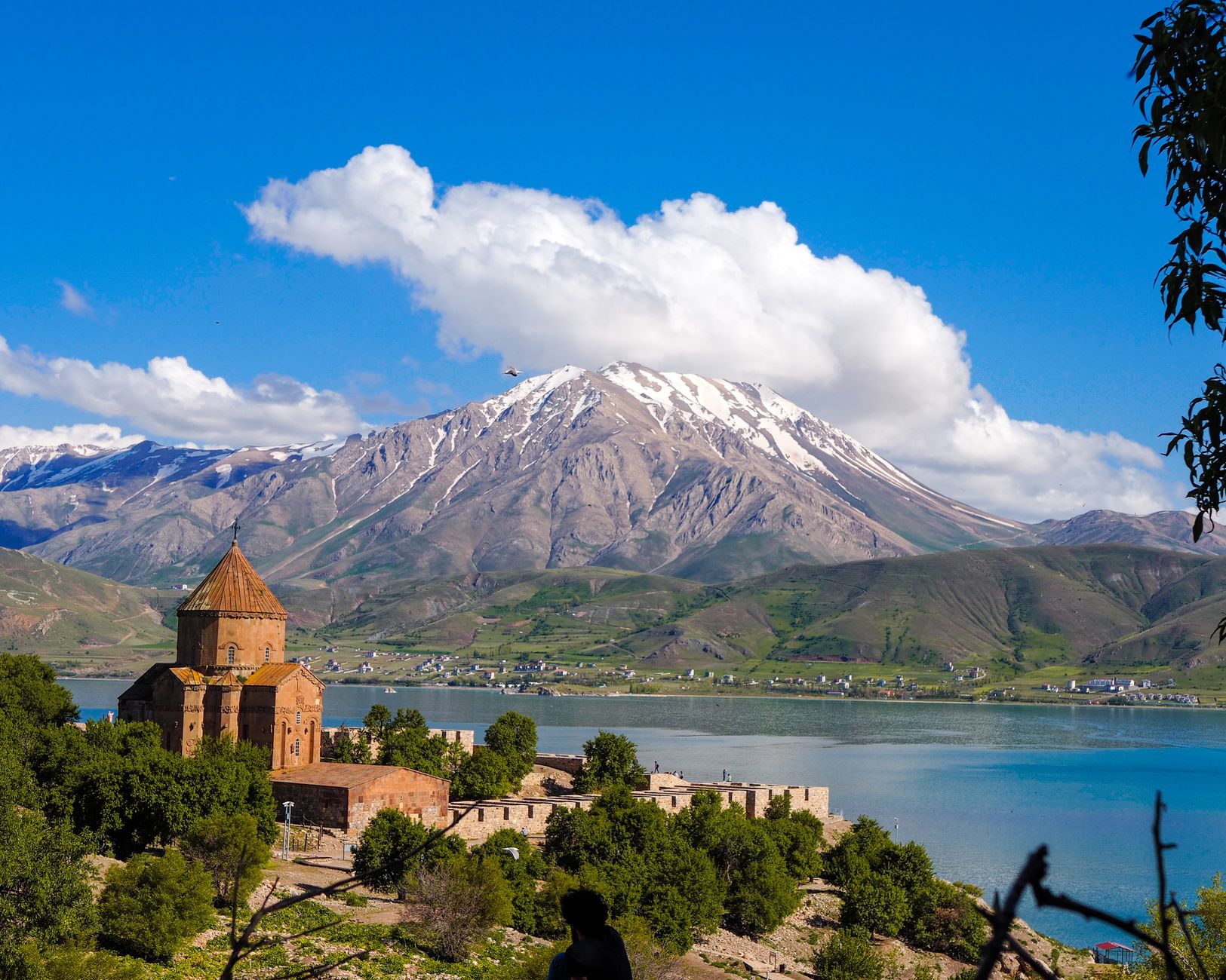 Akdamar Adası ve Kilisesi