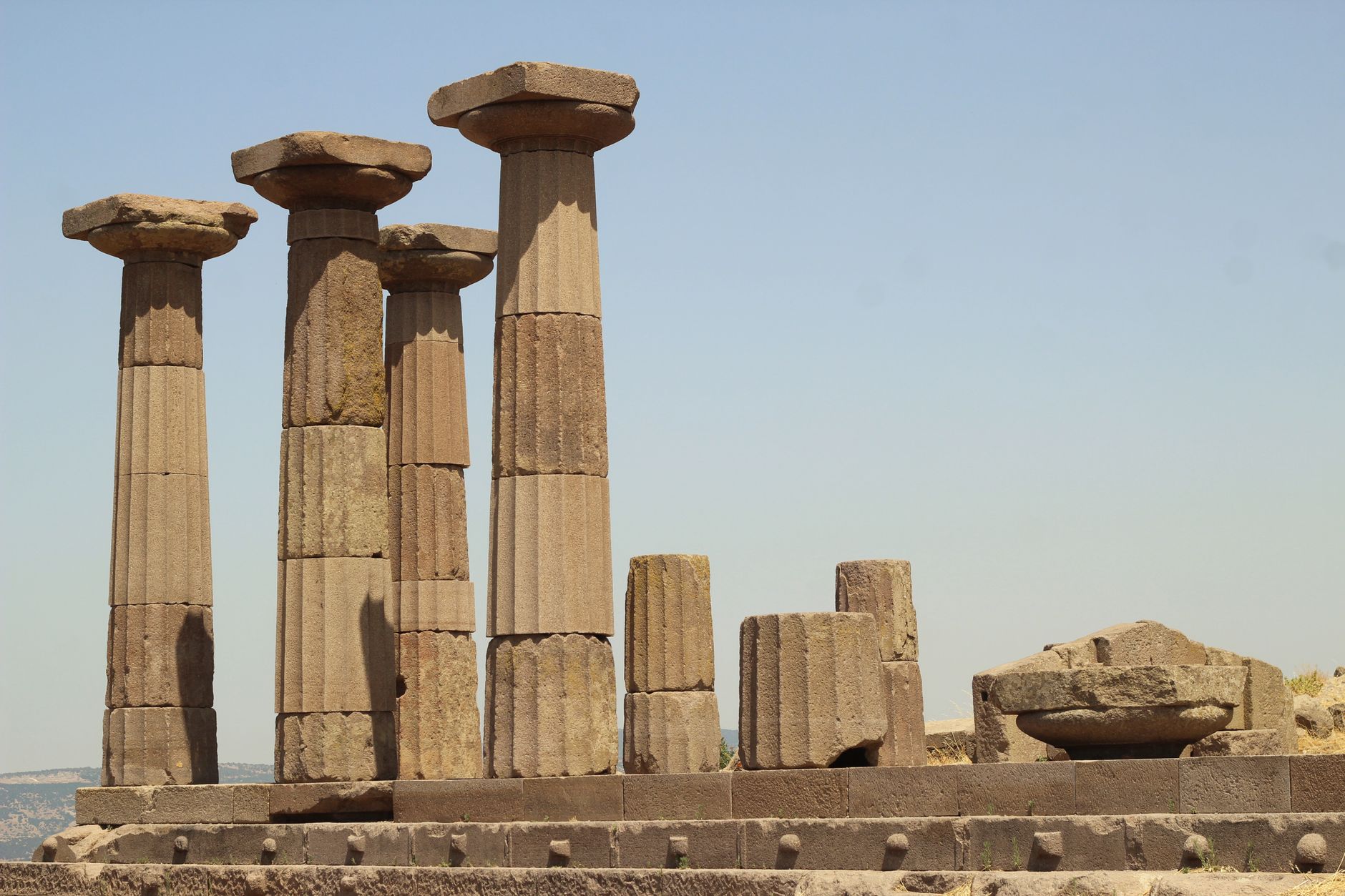 Assos