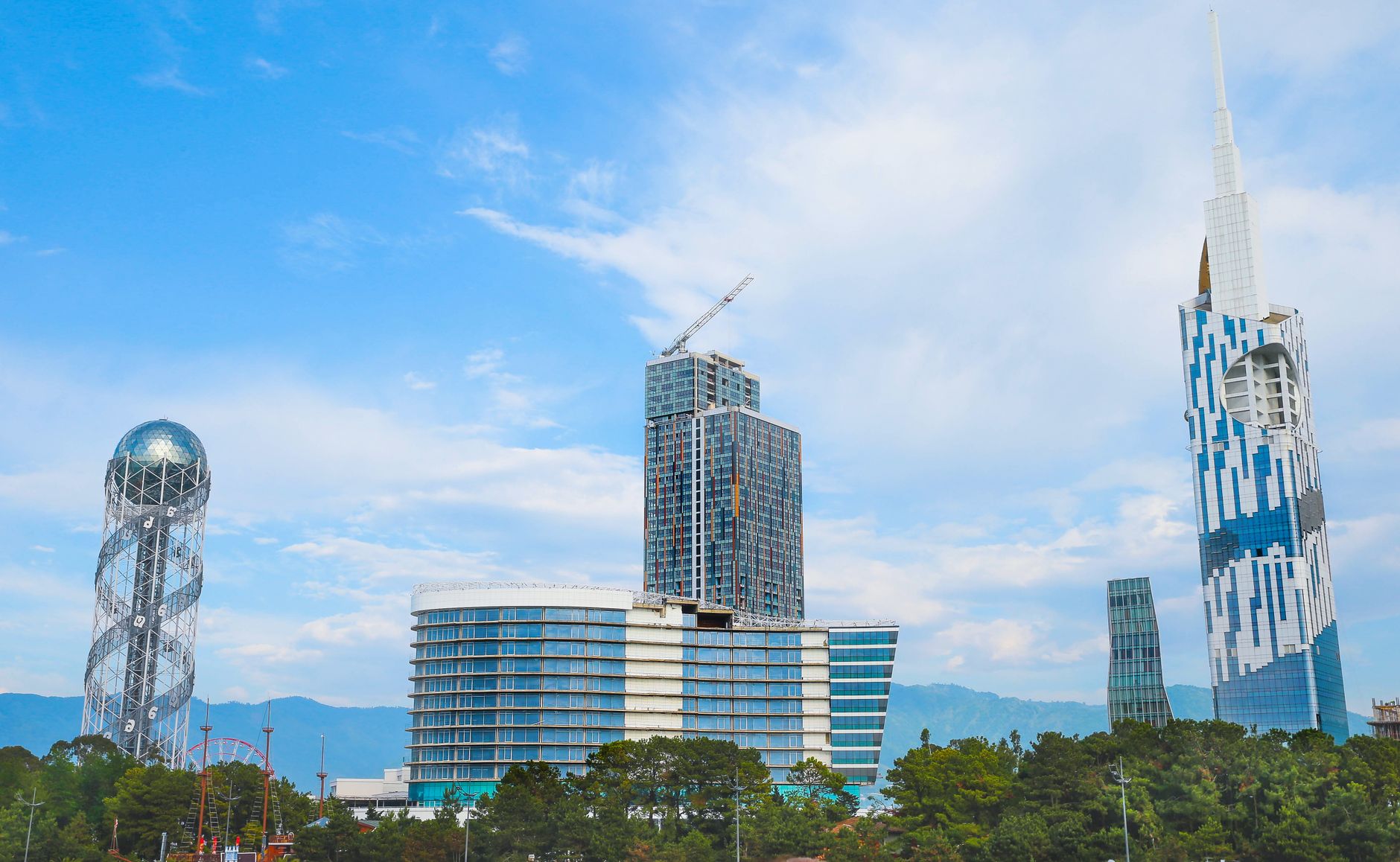 Teleferik ve şehir manzarası