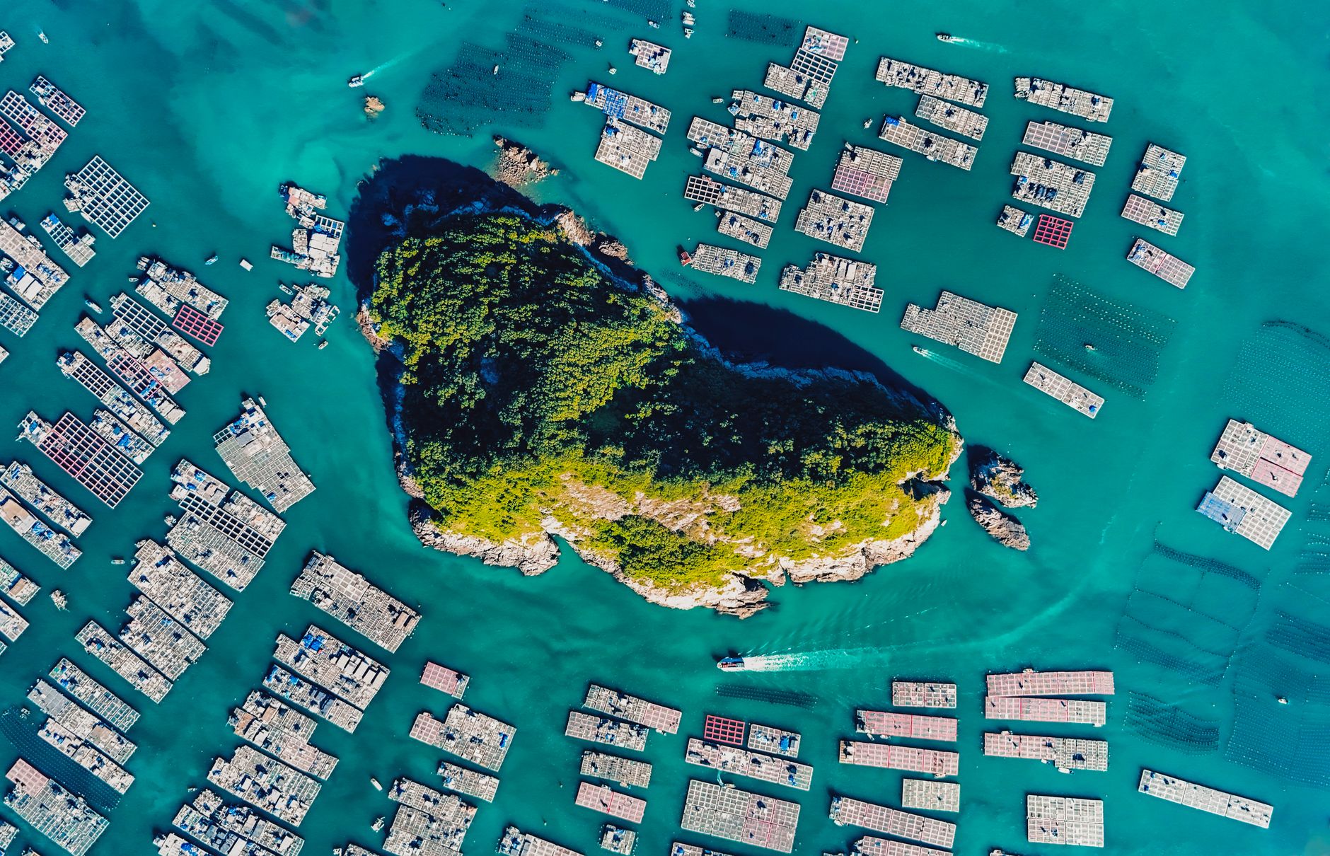 The floating islands of Solhan