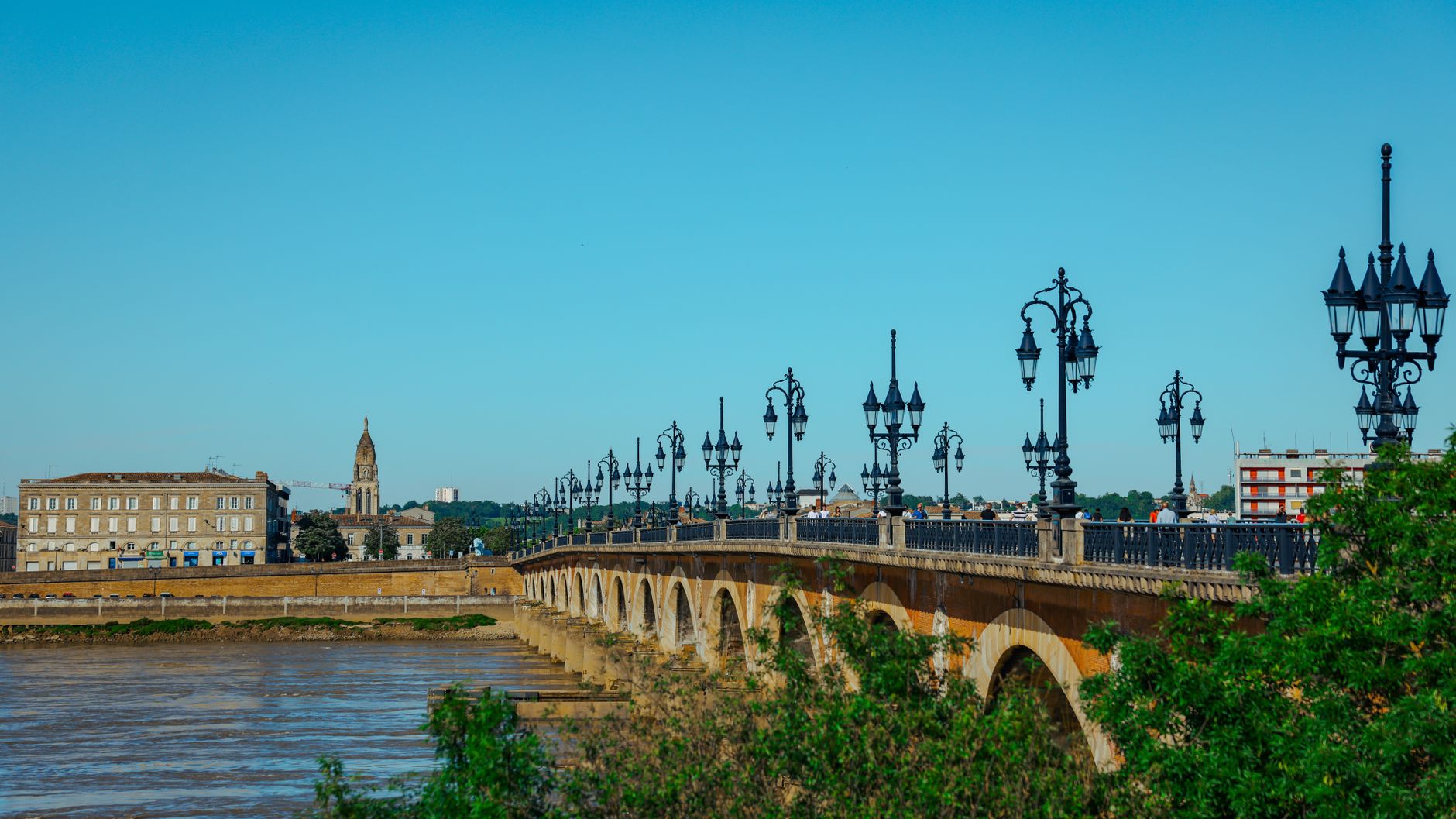 The Garonne riverfront