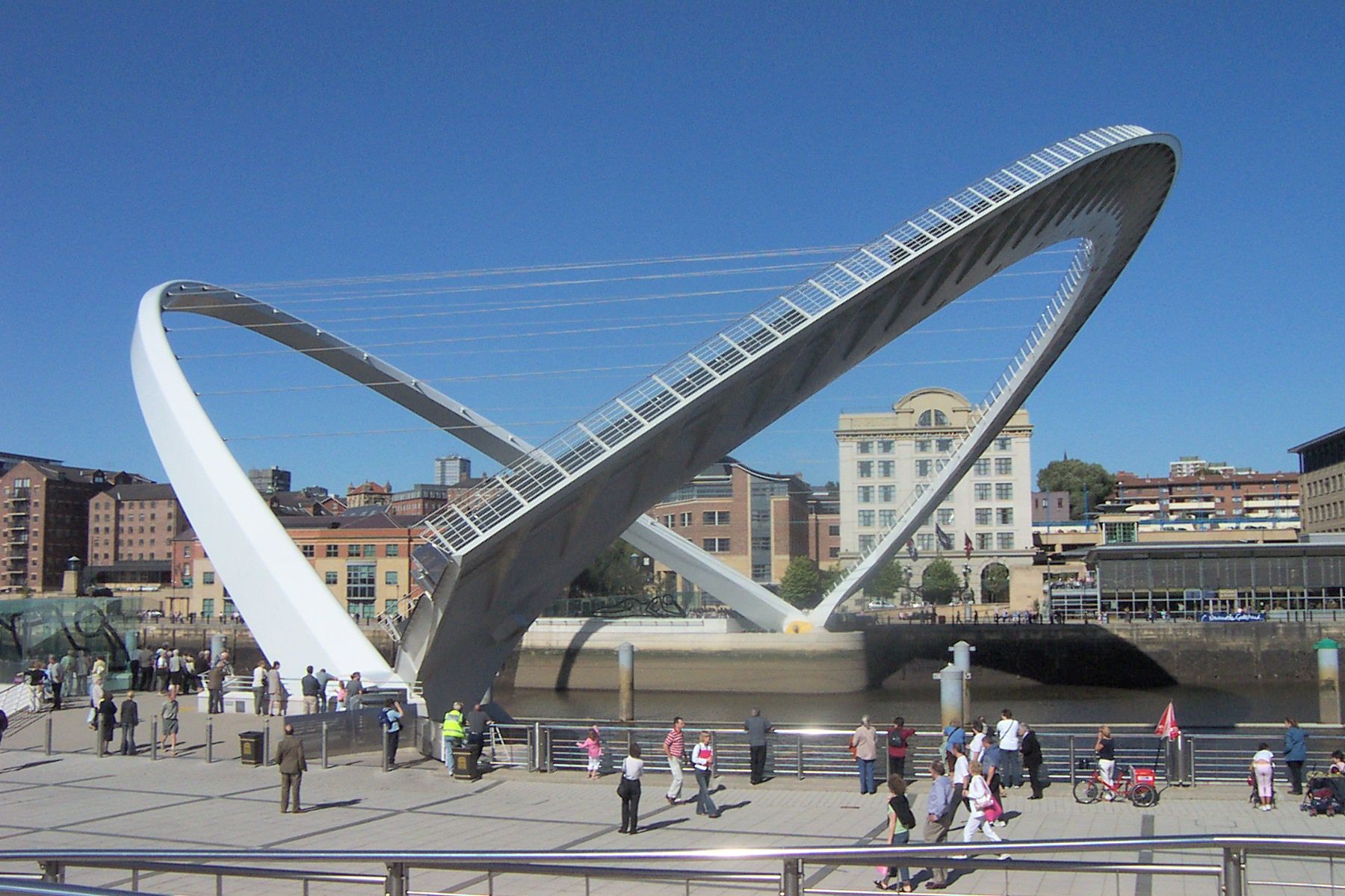 Gateshead Millennium Köprüsü
