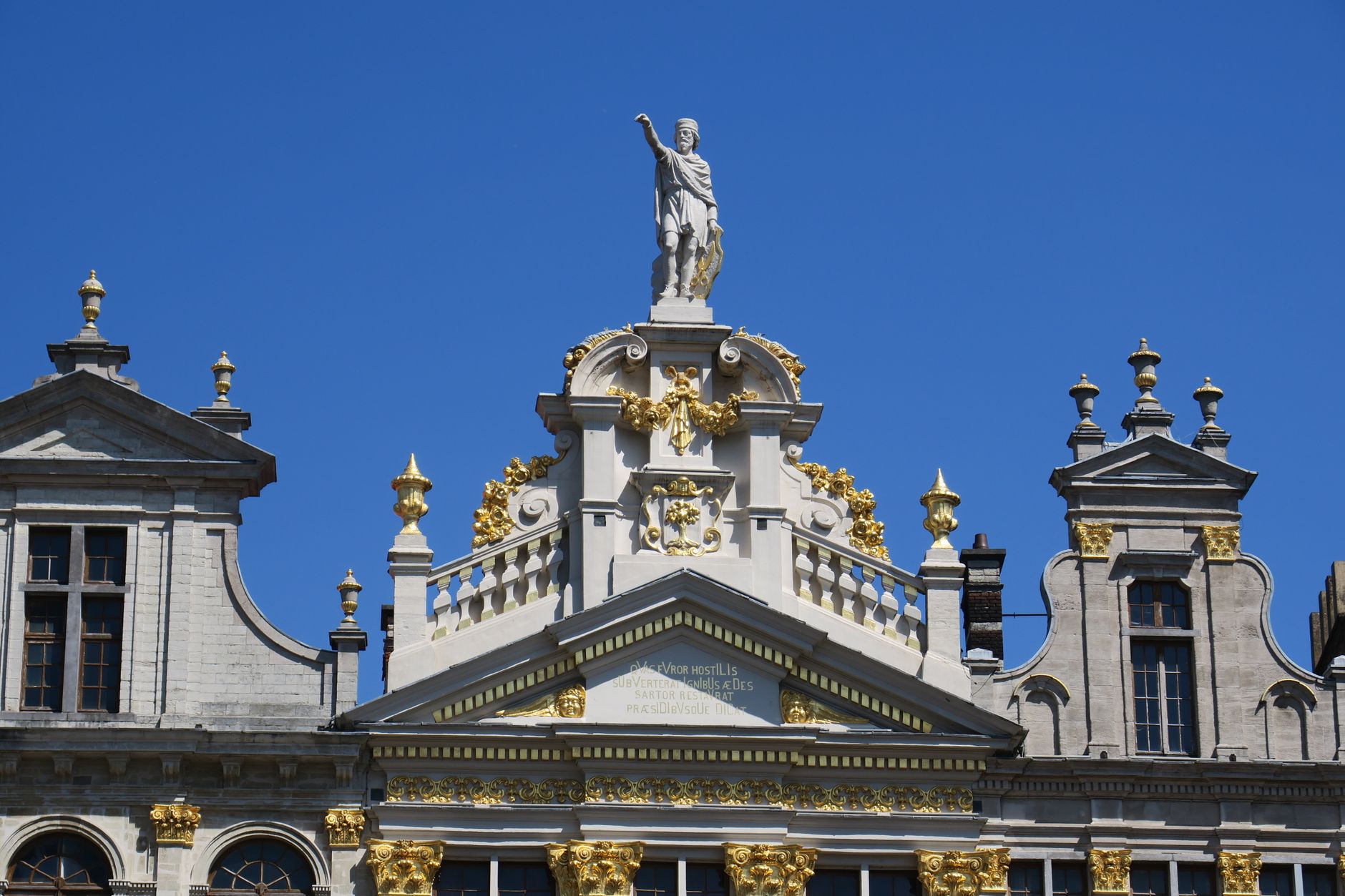 Manneken Pis and around