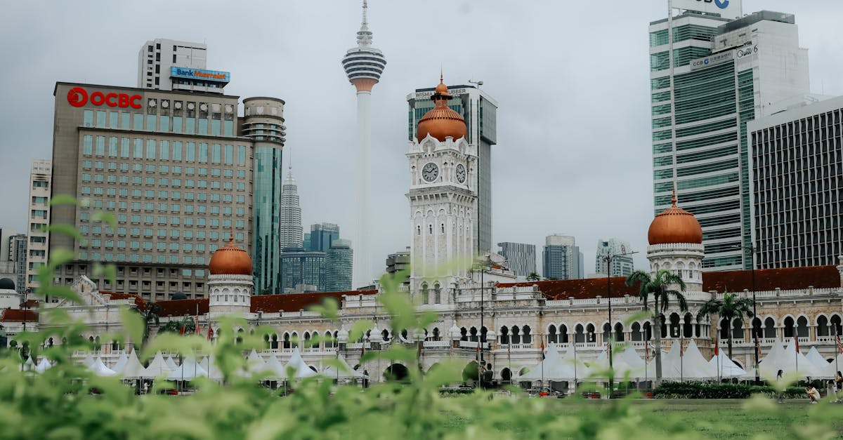 Merdeka Meydanı + Sultan Abdul Samad binası