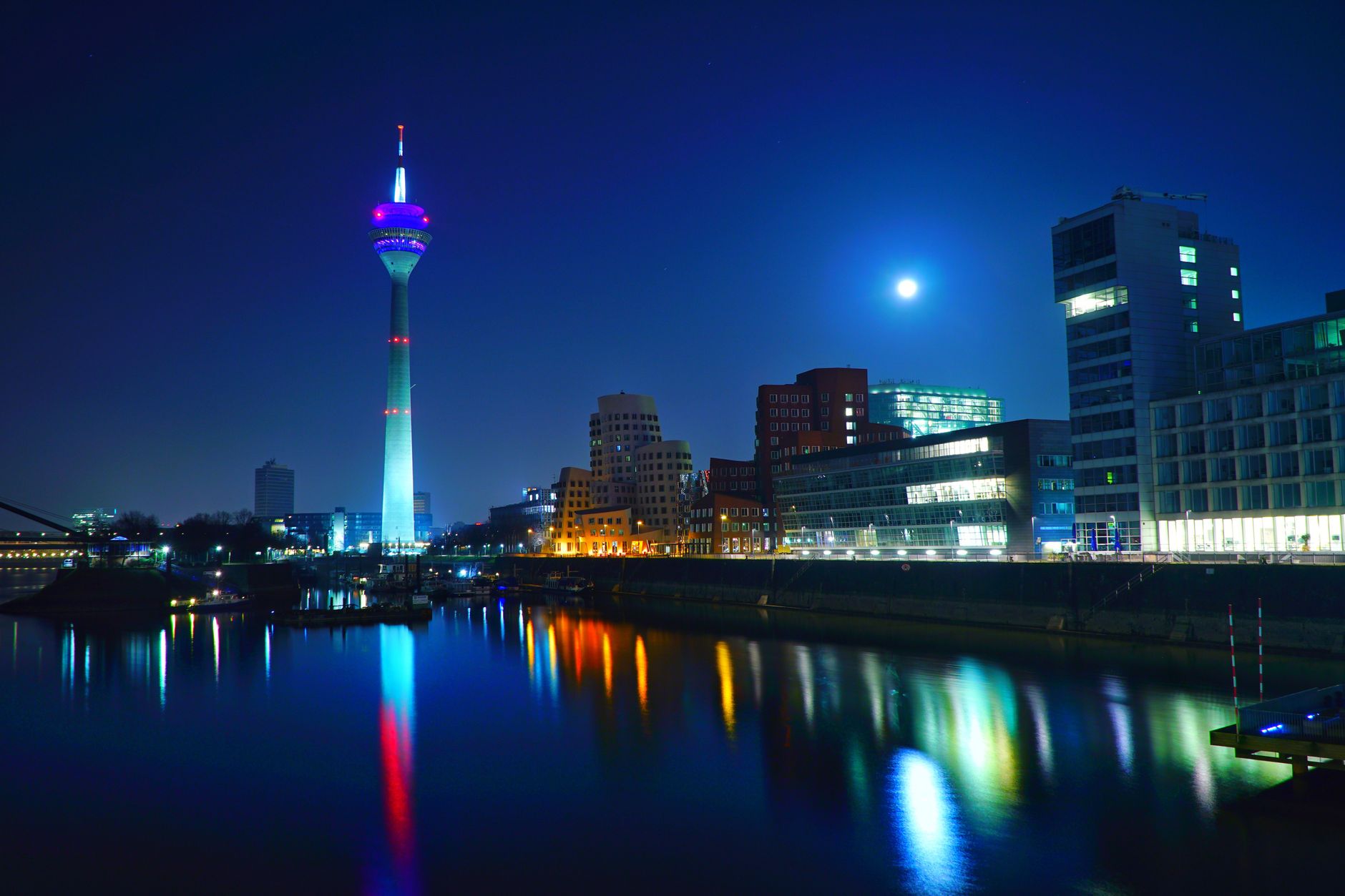 The Rhine promenade and the Rheinturm