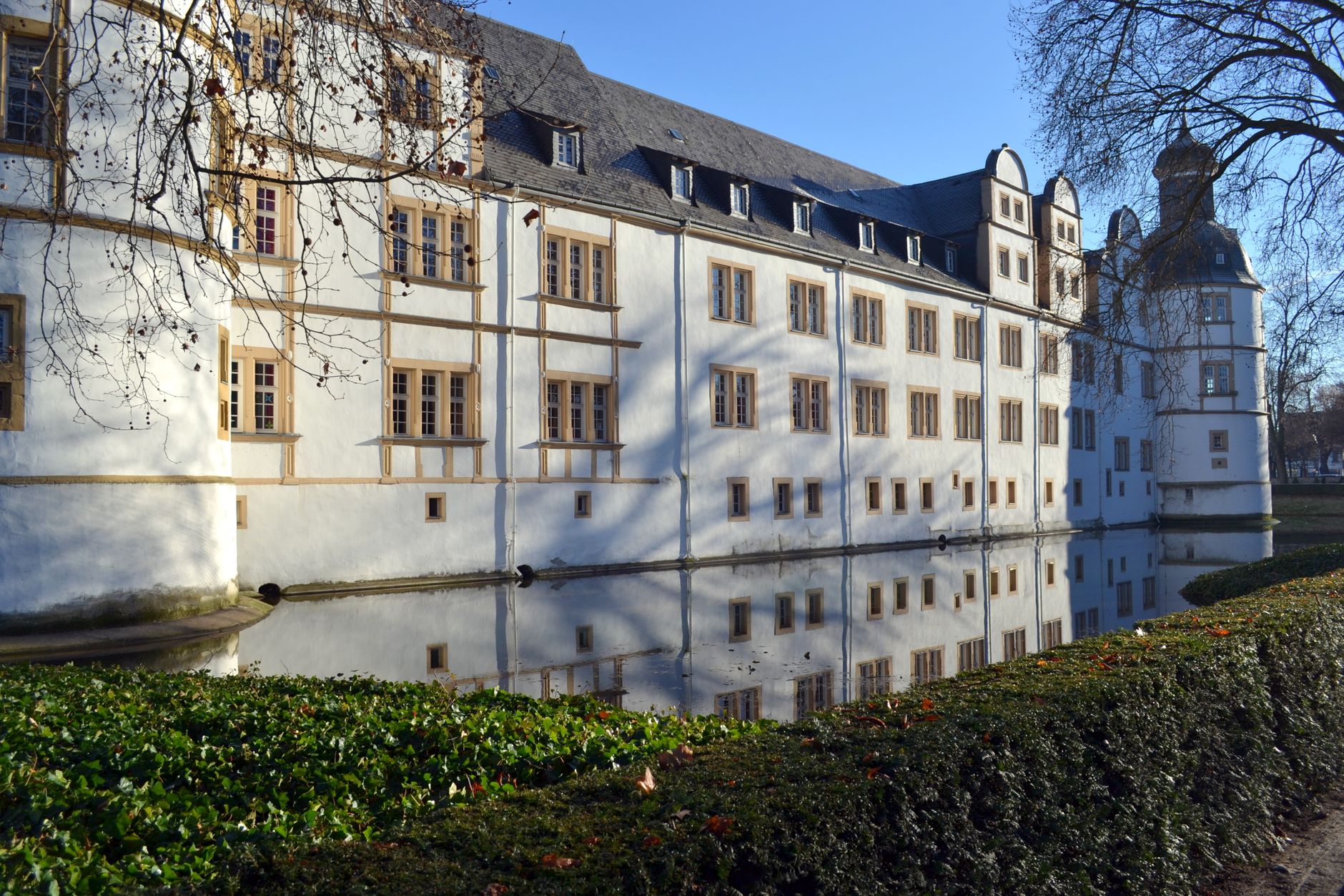 Schloss Neuhaus