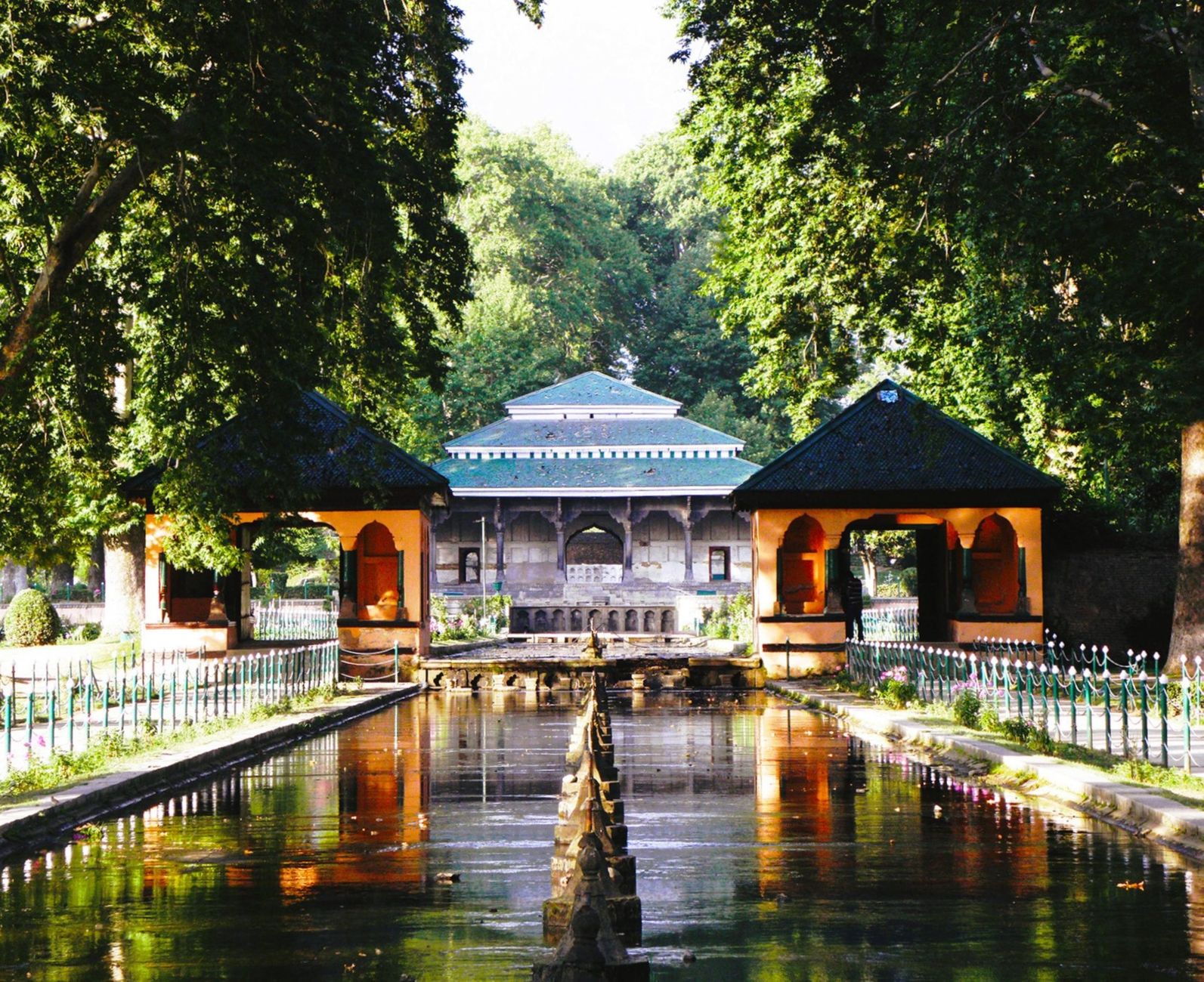 Şalimar Bahçeleri