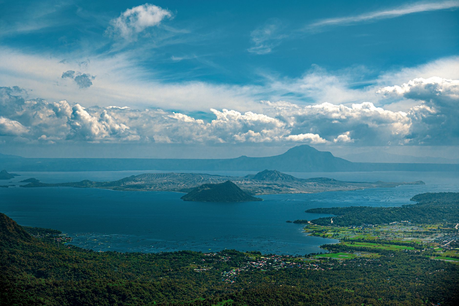 Taal Yanardağı