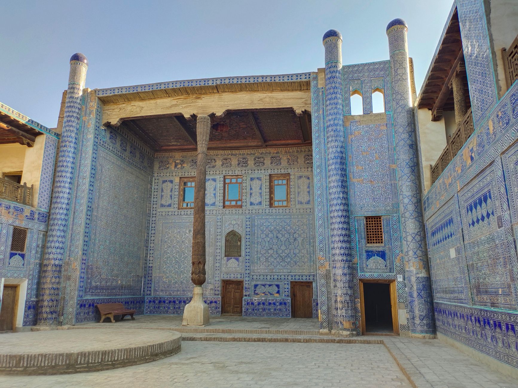 Taş Hovli Sarayı