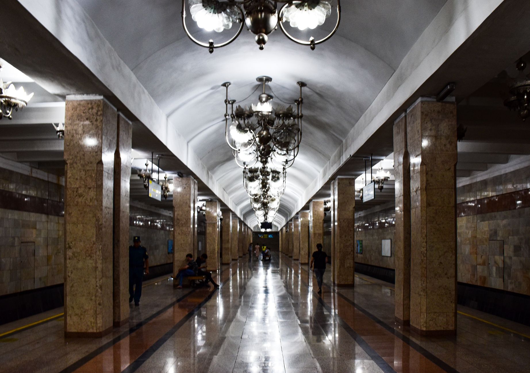 Metro istasyonları